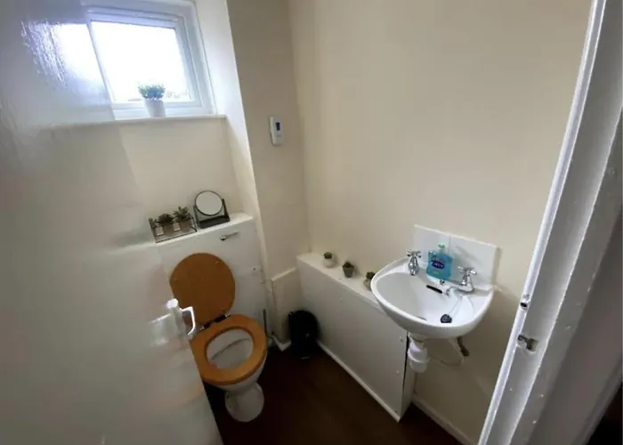 Png - Abernant Shared Facilities Pensión Mánchester