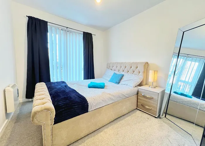 Spacious 2 Bedroom Groundfloor מנצ'סטר