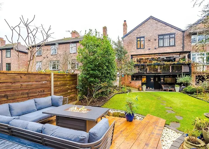 Opulent Oasis Large Luxury Sleeps 10 Ferienhaus