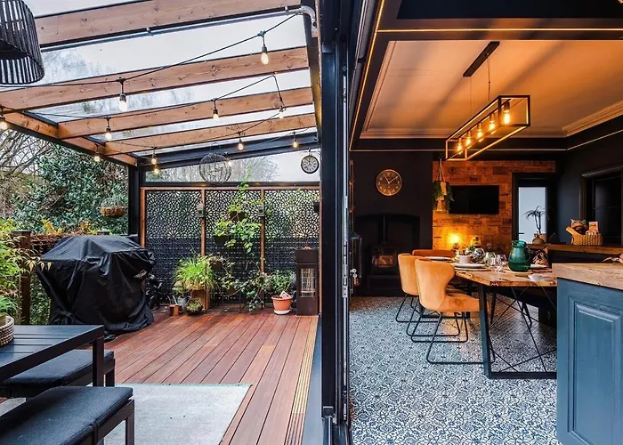 Opulent Oasis Large Luxury Sleeps 10 Ferienhaus Manchester