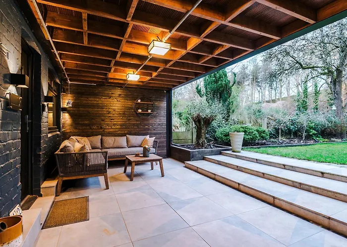 Ferienhaus Opulent Oasis Large Luxury Sleeps 10 *