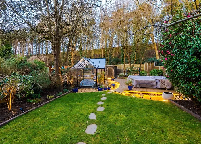 Opulent Oasis Large Luxury Sleeps 10 Ferienhaus Manchester