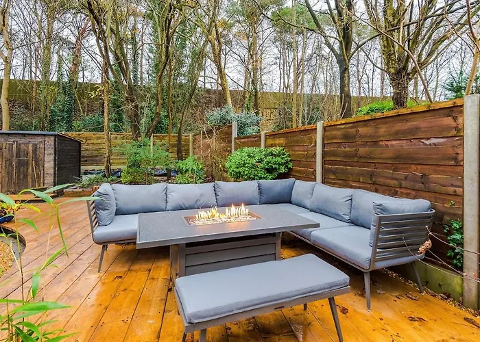 Opulent Oasis Large Luxury Sleeps 10 *