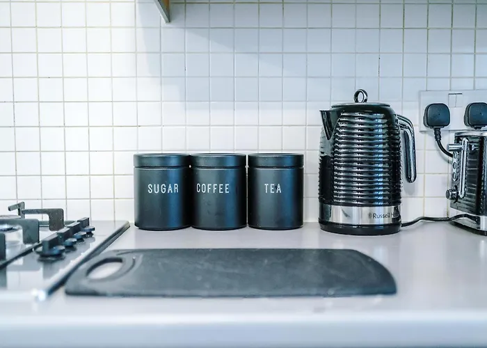 New!- Gorton Place By Greenstay Serviced - 4 Bed 3 Bath House In - Free Parking - Fast 250 Mbps Wi-fi - Ideal For Contractors, Business Travellers & Relocations - Close To Centre, Airport, Etihad Stadium - Long Wel 度假居 *