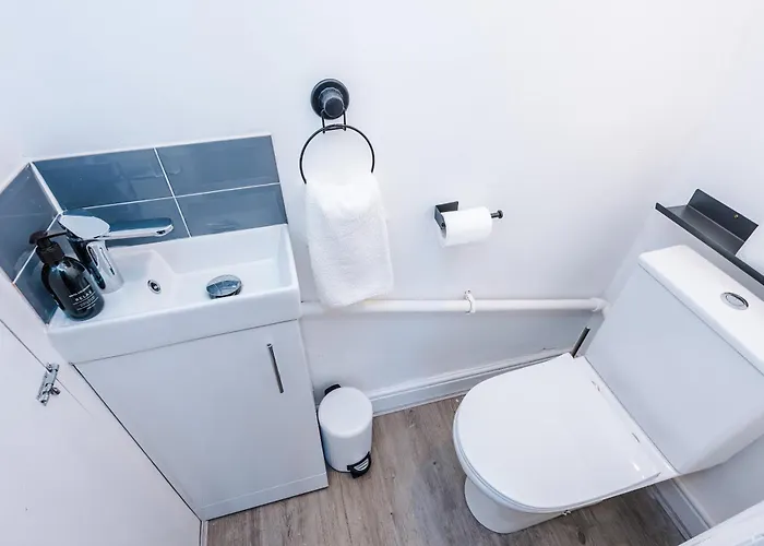 3Br House In Salford Near Manchester City Centre *