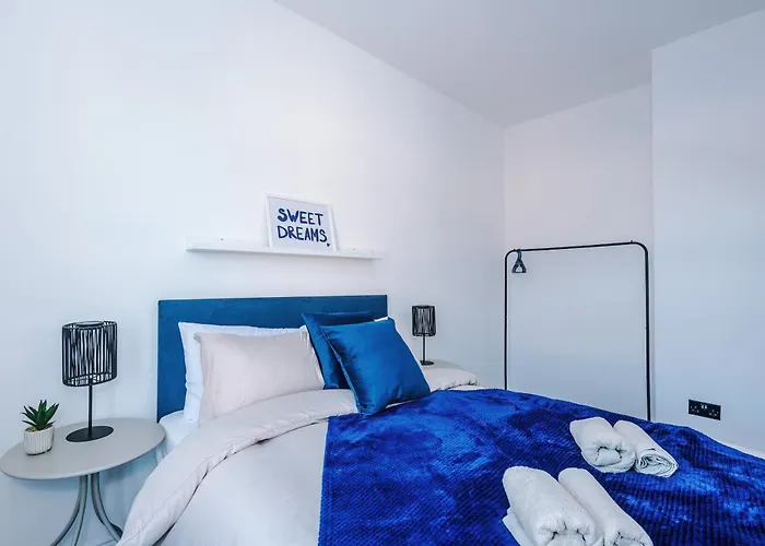 3Br House In Salford Near Manchester City Centre