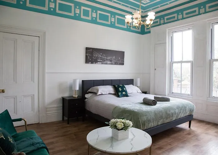 Victorian Elegance At Kingscliffe, Sleeps 17 *