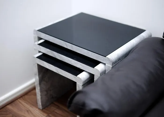 Cozy Place In Salford, Sleeps 8, 4 Bedroom, 5 Beds