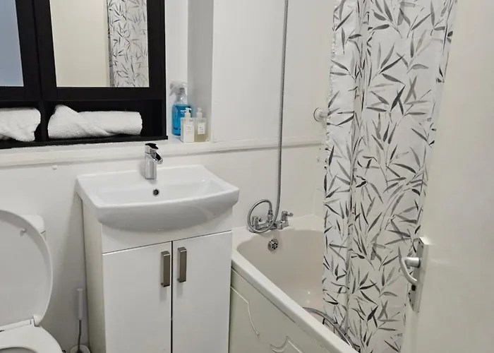 Entire Rental, Easy Reach To Etihad Stadium Daire *