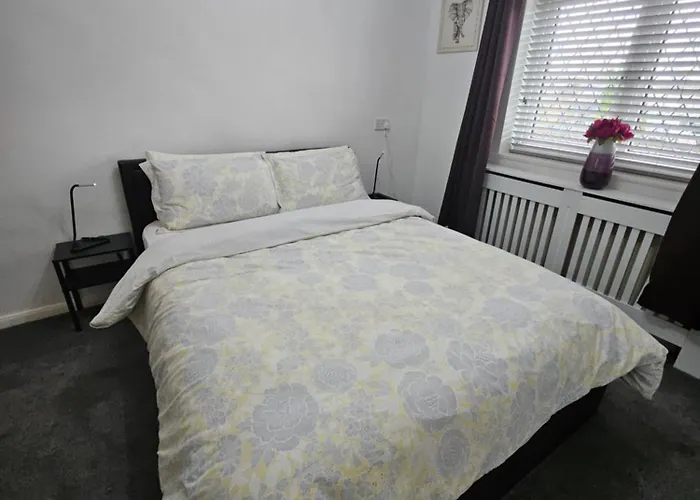 Daire Entire Rental, Easy Reach To Etihad Stadium *