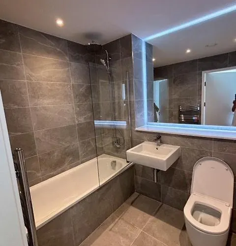 2 Bedroom With Views * Manchester