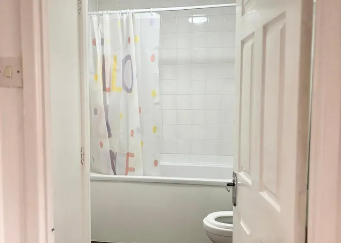 Stylish 2 Bed Centre Apartment