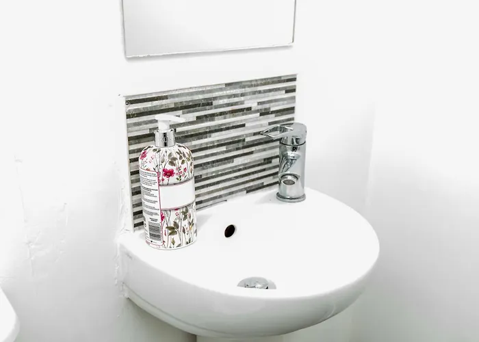 Cityside Deluxe - 3 Bedroom House Great For Family With Free Parking & Garden Lejlighed