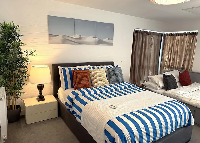 Luxury - Pick A - Free Parking & Kitchen Access, Near Etihad Stadium, The Coop Live & Piccadilly Station, Kwatera prywatna