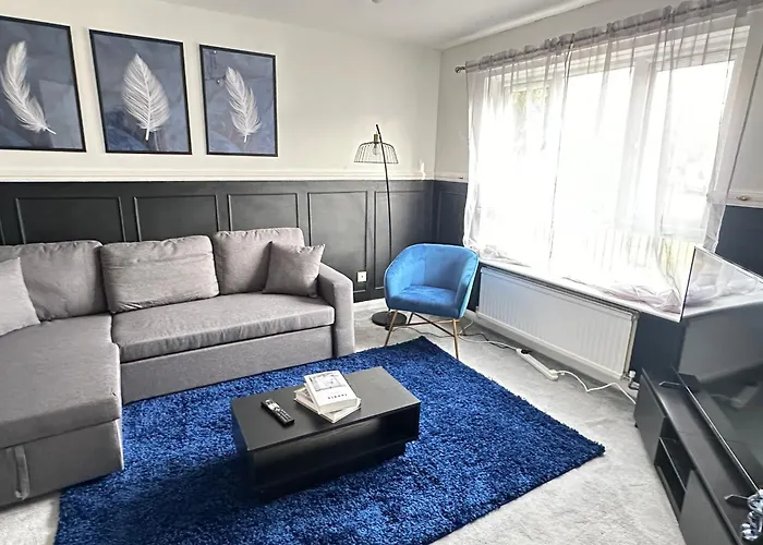 Pool&tennis Table - Up To 40 Percent Off Old Trafford 3 Bed *