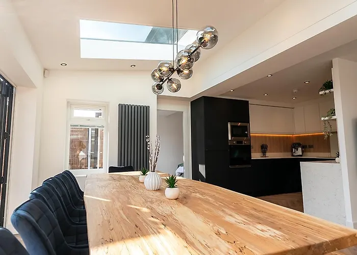 Luxury 8 Bed * 맨체스터