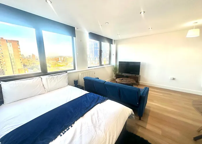 Up To 40 Percent Off Old Trafford Modern Apartment *