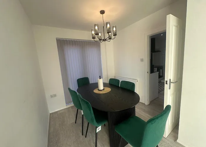 Сasa de vacaciones Airport House - Long Near Hospital! Mánchester