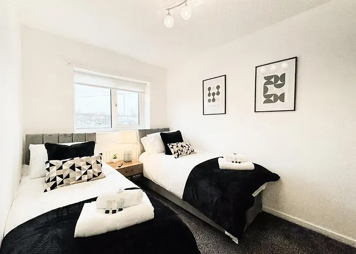 Cozy 2 Bed - Free Parking, Great Location By Vista Short Lets *