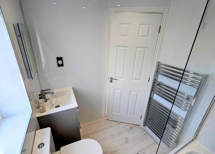 Charming Townhome Retreat, Close To *