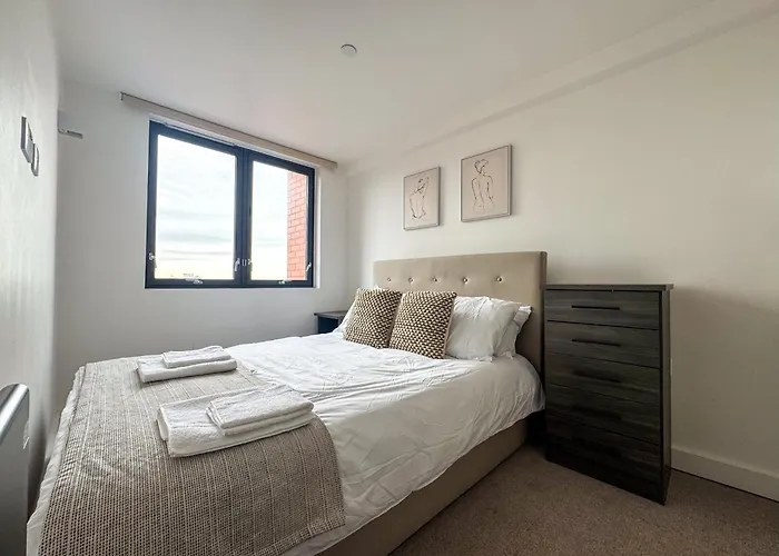 3br Penthouse By Torr Group Short Term Lets With Private Rooftop Garden * Manchester