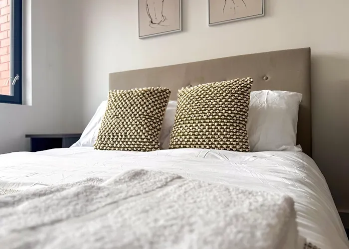 3br Penthouse By Torr Group Short Term Lets With Private Rooftop Garden Apartment