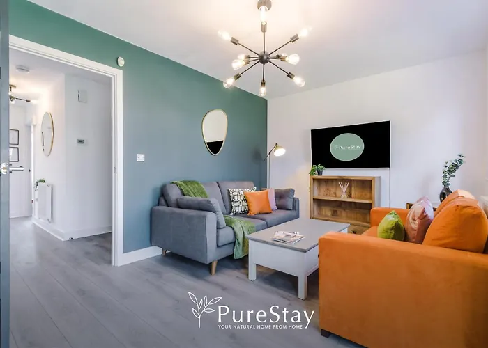 Stunning House In For Business & Leisure - Wi-fi & Parking By Purestay Serviced Μάντσεστερ