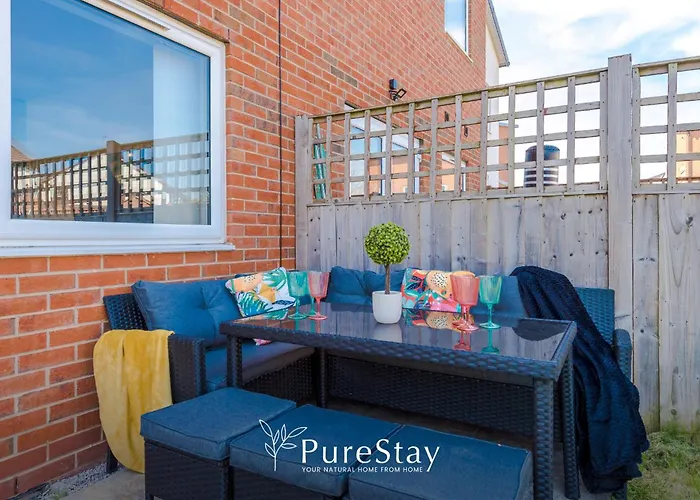 Stunning House In For Business & Leisure - Wi-fi & Parking By Purestay Serviced