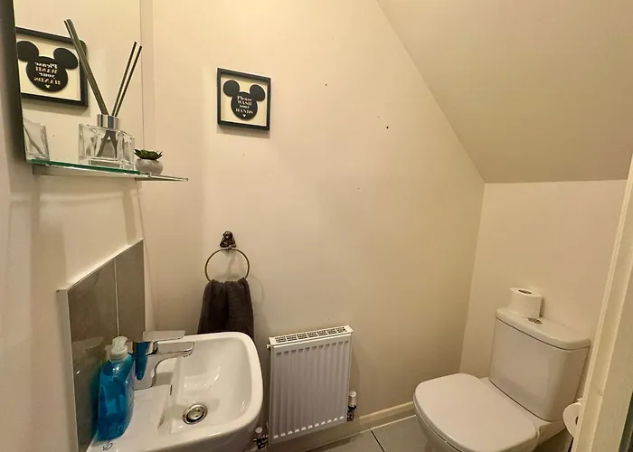 Holiday home Lapford Luxe - Stylish 3bdr By Etihad And Coop Live *