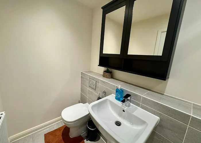 Holiday home Lapford Luxe - Stylish 3bdr By Etihad And Coop Live