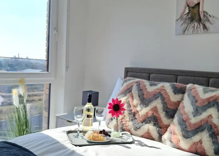 Lets Sa I 2bed 2bath L Waterfront L Private Balcony I Relaxing Retreat I Great Location Apartamento *