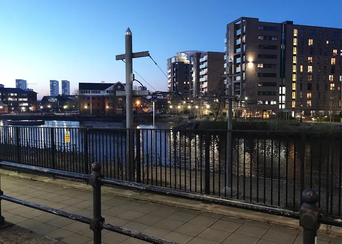 Apartamento Penthouse-like With & Waterfront Views In Old Trafford With 500mbps Internet And Netflix