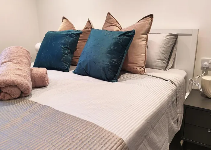 Penthouse-like With & Waterfront Views In Old Trafford With 500mbps Internet And Netflix * Mánchester