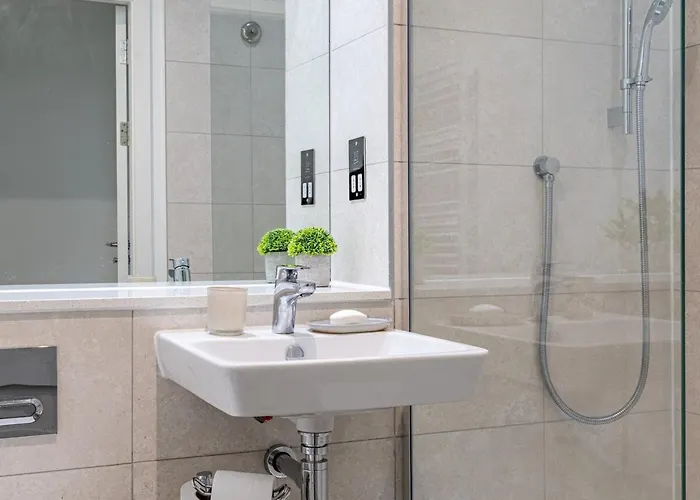 דירה Centre,picadilly , Skyline View