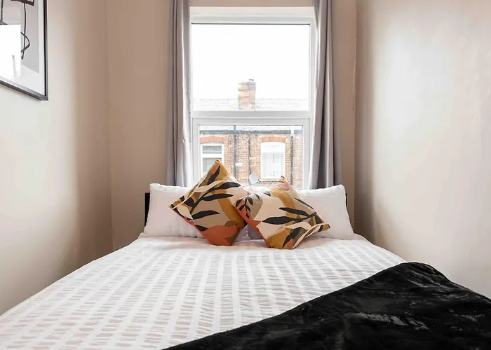 Spacious & Cozy In Salford * 맨체스터