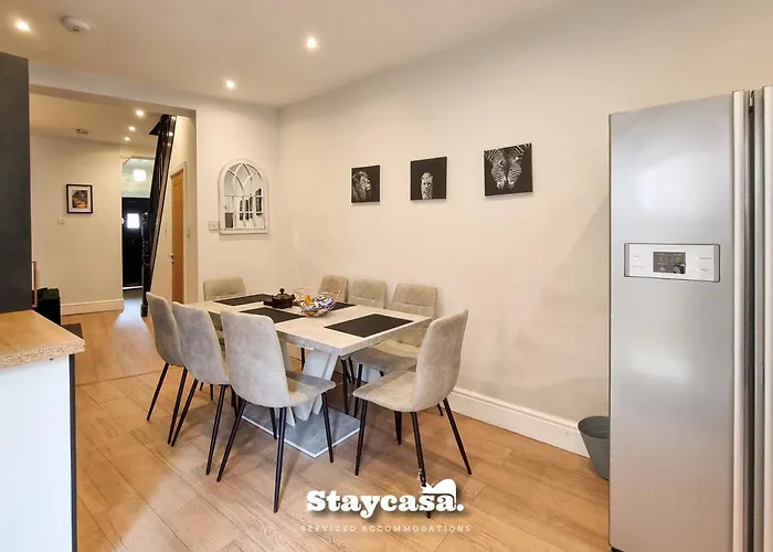 Сasa de vacaciones Clarence Co-living - Private Self-cater Mánchester