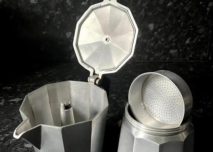 Double - Town & Nearby, 24h Bus, Airport-linked Quarto em Acomodações Particulares Manchester