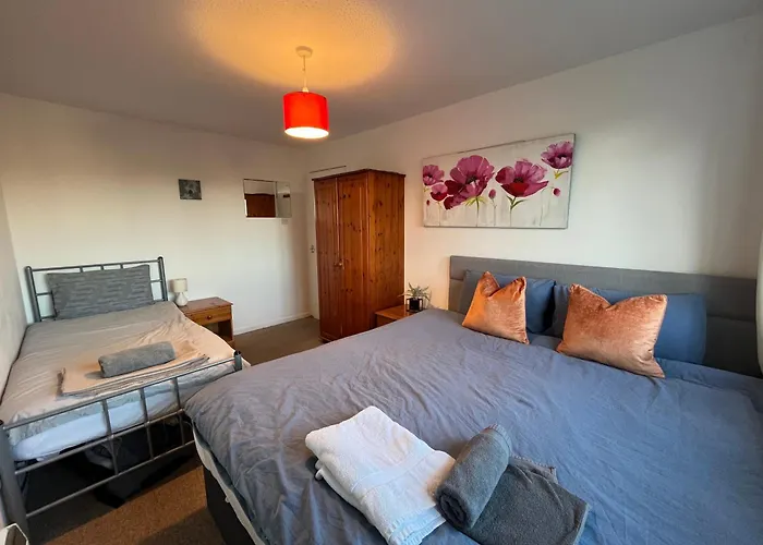 Cosy 2 Bedroom Near Centre 아파트