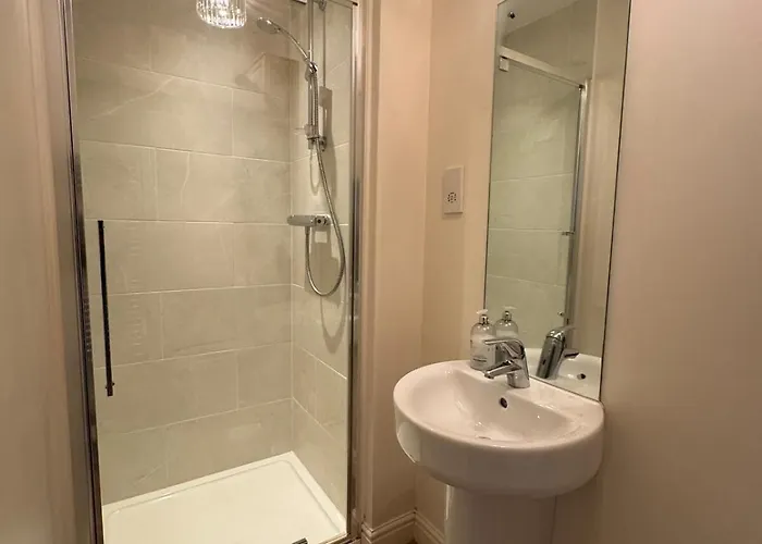 Appartamento Large 3 Bed - Coop Live -free Parking