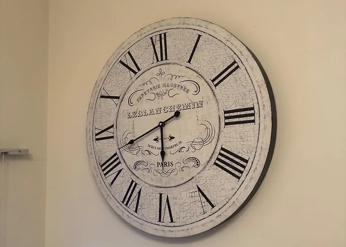 Appartamento Large 3 Bed - Coop Live -free Parking *