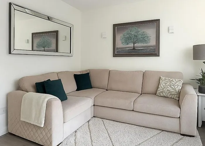 Appartamento Large 3 Bed - Coop Live -free Parking