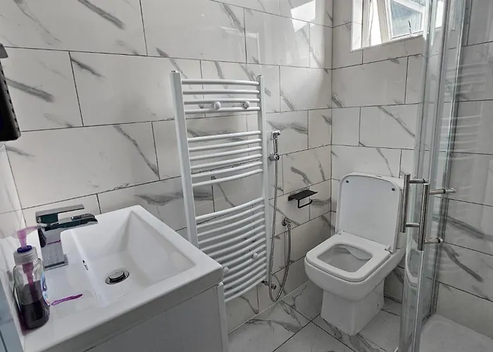 Beresford Co-living - Private Self-cater 펜션