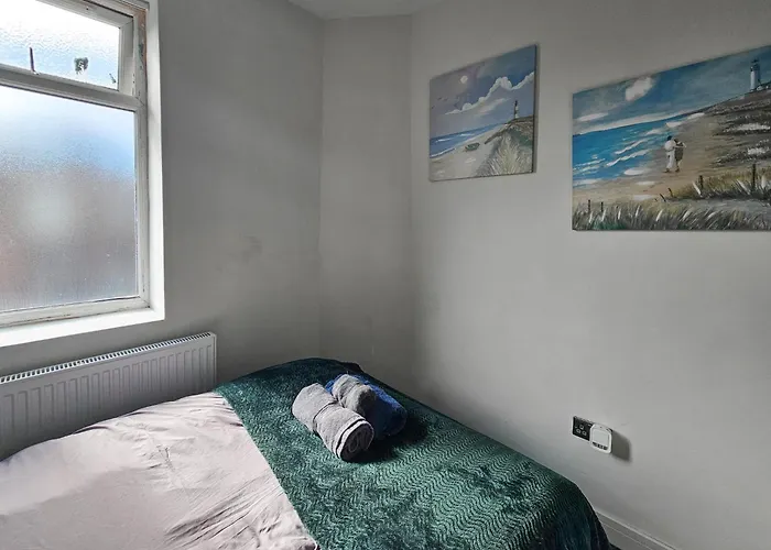 Selvedge Hideout 5min To With Street Parking Holiday home