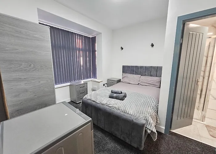 Selvedge Hideout 5min To With Street Parking Manchester