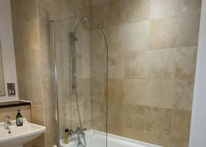 Enjoyable 2 Bedroom דירה *