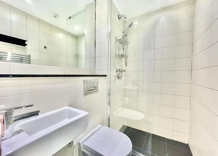 Modern High-rise Flat In Media City! 2 Beds, 2 Baths Apartment Manchester