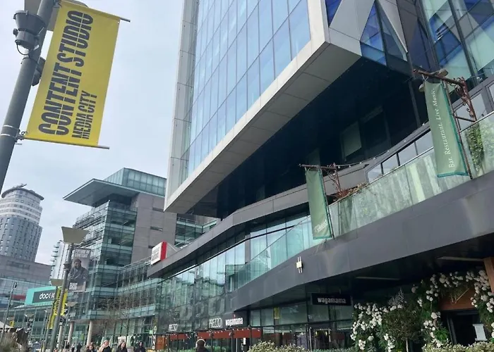 Apartment Modern High-rise Flat In Media City! 2 Beds, 2 Baths Manchester