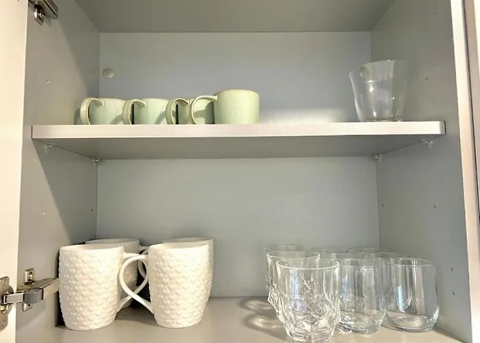 Modern High-rise Flat In Media City! 2 Beds, 2 Baths