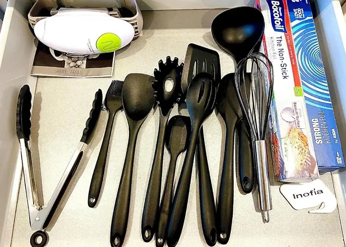 Apartment Modern High-rise Flat In Media City! 2 Beds, 2 Baths *