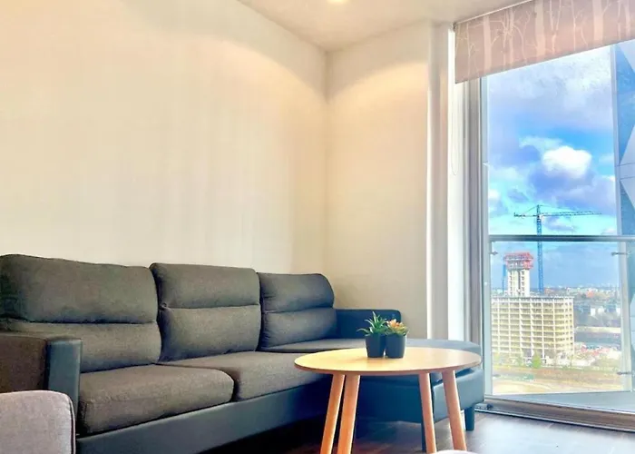 Modern High-rise Flat In Media City! 2 Beds, 2 Baths Apartment Manchester